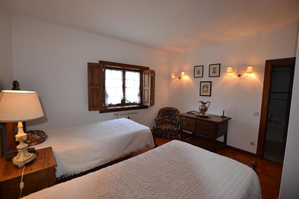 Quinta De Cima De Eiriz Pensionat Guimarães Rum bild